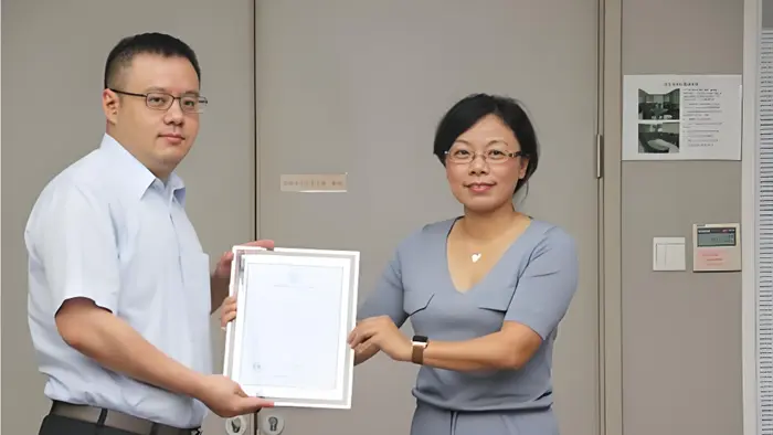 A Qiansheng nehézipar megkapta az ISO 9001 tanúsítványt, ami erősíti a globális bizalmat